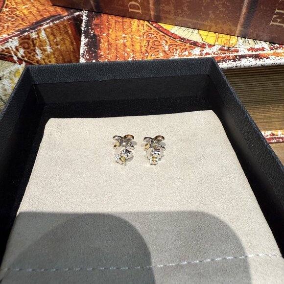 D̲a̲v̲i̲d̲ ̲Y̲u̲r̲m̲a̲n̲ Earrings - Picture 2 of 7